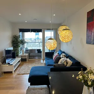 https://luxury-3-bedroom-flat-in-stratford.cambridgehotelsuk.com